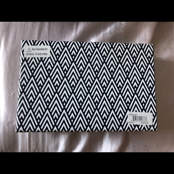 Jewelry - Picture 5 of 5